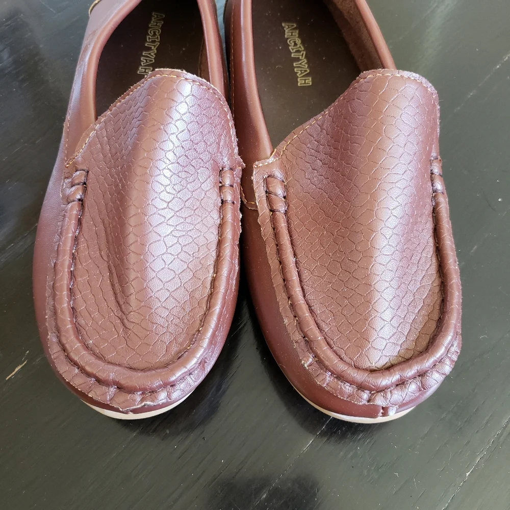 Ahcityah Kids' Brown Loafers